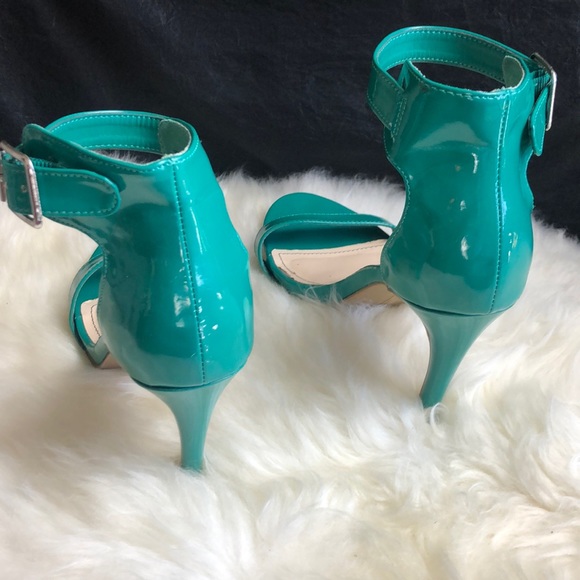 Anne Michelle Green Heels - Picture 3 of 6